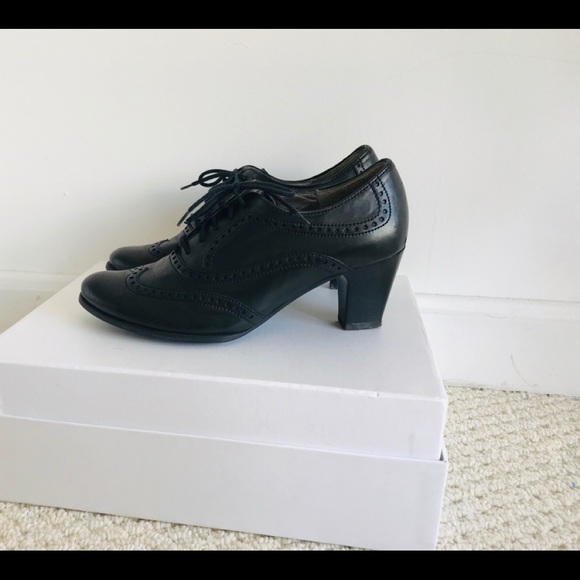 Gabor, Brogue Lace-Up, Heel, US5.5 - Picture 2 of 3